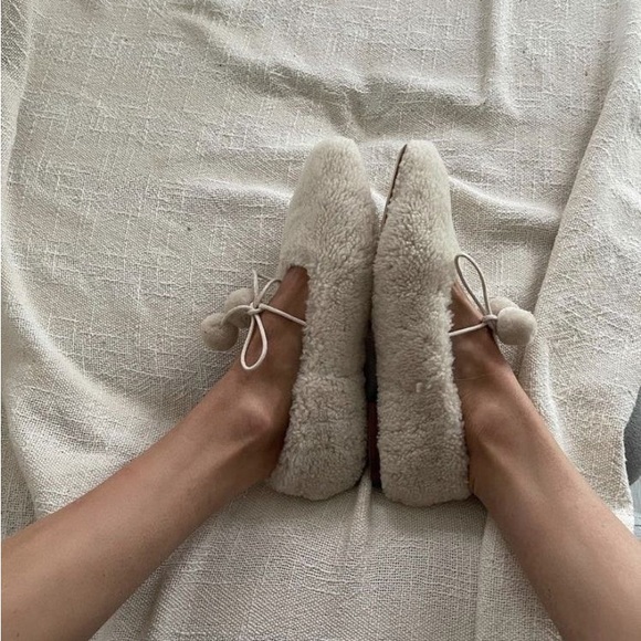 Sleeper Shearling flats 38 Sold Out - Picture 2 of 6